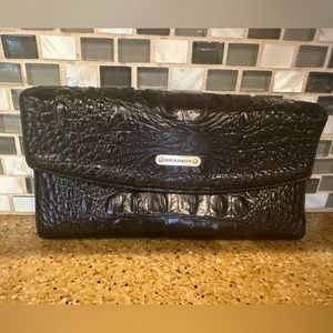 🍒Gently used authentic Brahmin wallet🍒